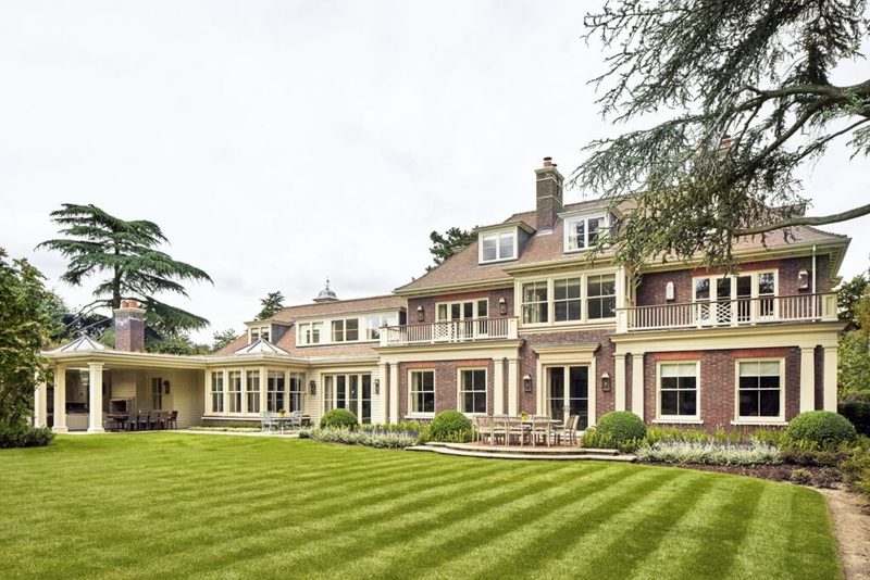 Detached Family Home In Kingston Upon Thames